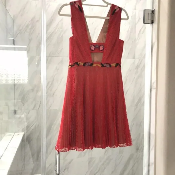 French Connection floral red lace dress size 6 - Picture 2 of 2